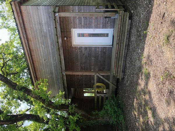 Querselys, Petite maison sous le chêne