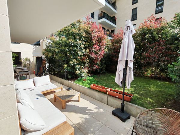 La maison de Adele - Appartement jardin avec terrasse privée — Clichy, à deux pas de Paris