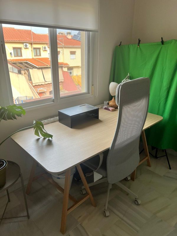 Peaceful Remote-Work Haven 15 min from City Center