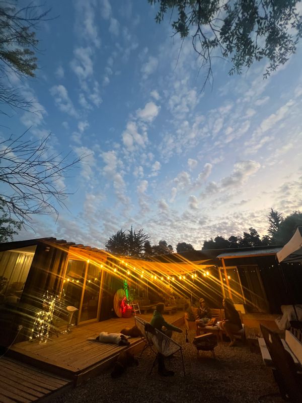 Maison container cosy avec jacuzzi, terrasse et grand terrain à la campagne près de Santiago.