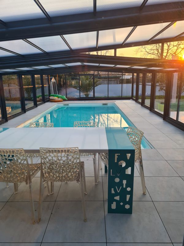 Maison avec piscine intérieure