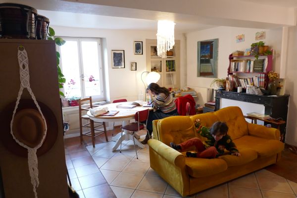 Maison très mignonne et calme, avec une très belle vue à la fois des montagnes et de la ville.