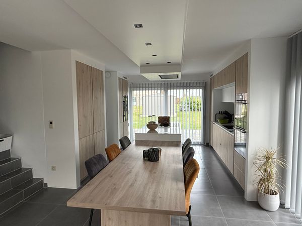 Maison moderne avec terrasse • À deux pas des chemins de randonnée