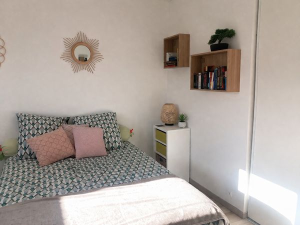 La chambre privée pour un court séjour, idéale pour découvrir Paris ou se relaxer à Versailles.