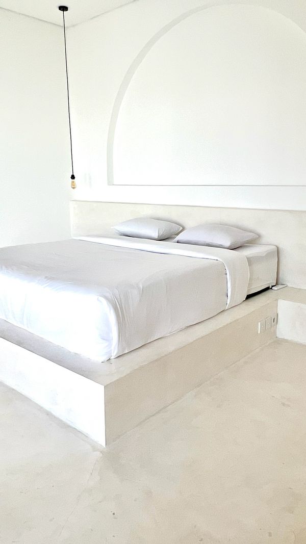 Room in private villa in Central Canggu (still in a quiete street close to everything you need)