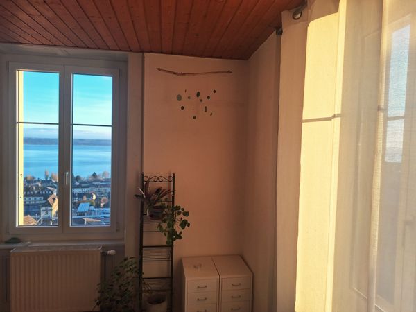 Un appartement vivant avec une magnifique vue, à quelques mètres des transports publics