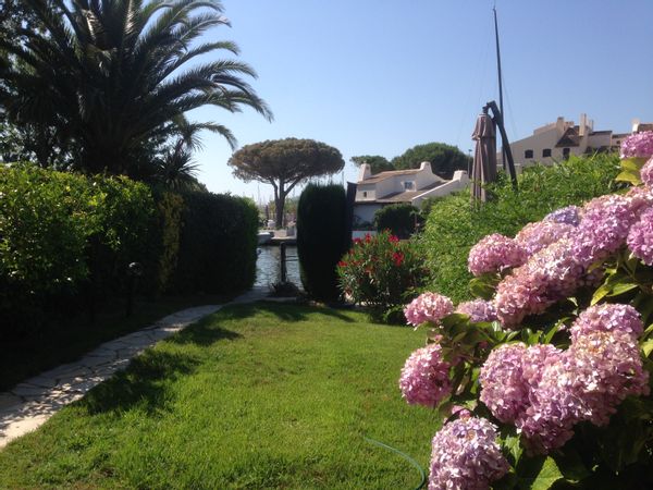 Bel appartement sur jardin plein-sud à Port-Grimaud