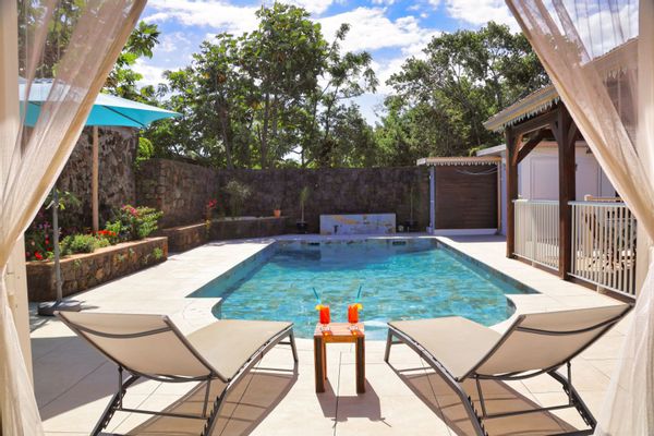 Chambre privée n°1 bord de piscine