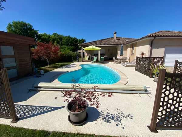 La maison de Joëlle et Pascal (pas plus de 5 personnes).