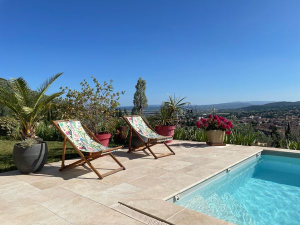 Eden Panorama perché sur la colline au milieu des oliviers