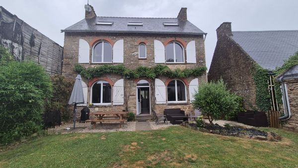 Notre maison est unique située en plein cœur du golfe du Morbihan avec un caractère certain