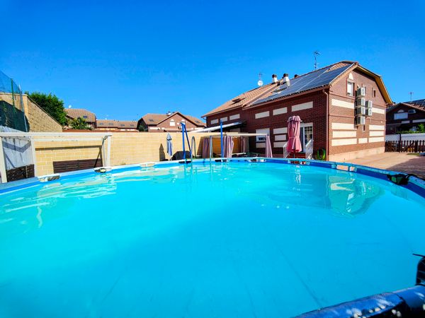 Villa près de Madrid-Tolède-Warner-Aranjuez. Climatisation, piscine, barbecue, grand patio.