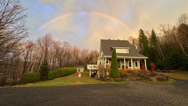 Grande maison familiale chaleureuse dans les Laurentides, Québec, Canada