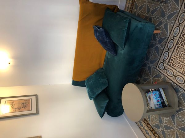 Charmant petit appartement de 3 pièces  familial en rez-de-chaussée sur cour, refait récemment.