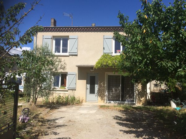 Maison familiale spacieuse et confortable.