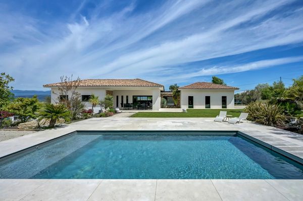 Cali-Provence, villa familiale de standing avec piscine chauffée, proche d’Aix-en-Provence