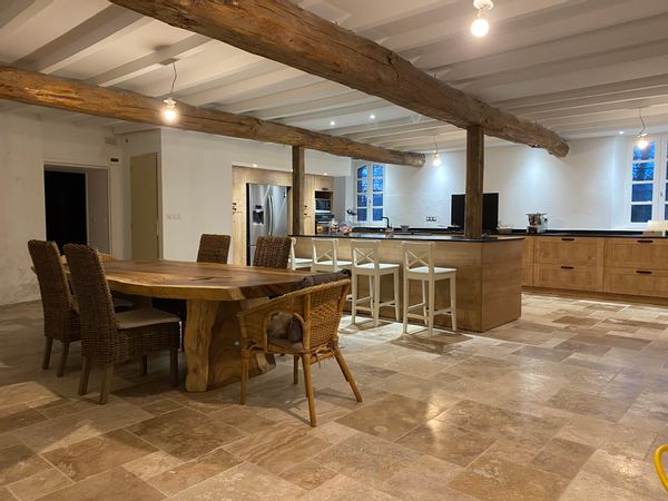 La Métairie Petite Charmante maison de campagne rénovée en pierre.