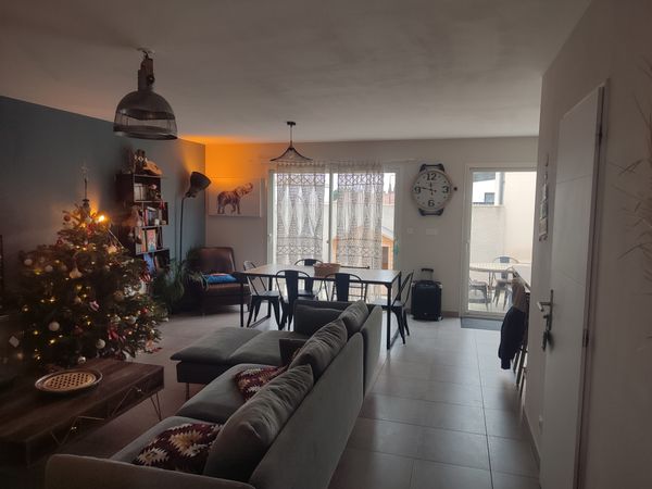 La maison de Nascimo est une villa plain pied avec 3 chambres.