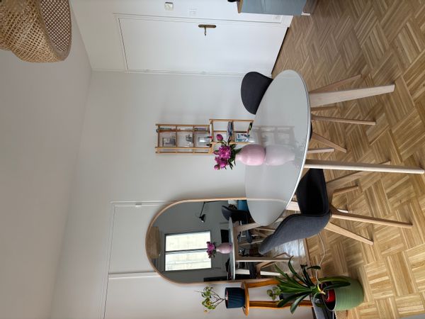 Charmant appartement avec balcon et vue sur la Tour Eiffel, à 10 min de Paris.