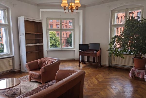 Bright apartment right in the center of Berlin (Mitte)