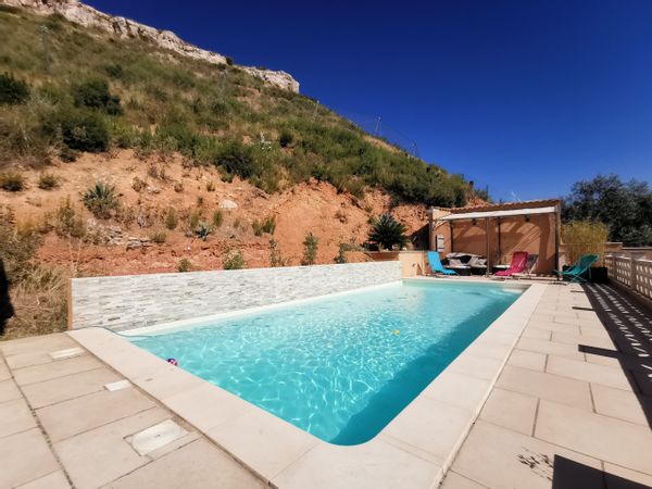 Magnifique villa en Provence, avec une grande piscine et à 20 minutes de la mer !