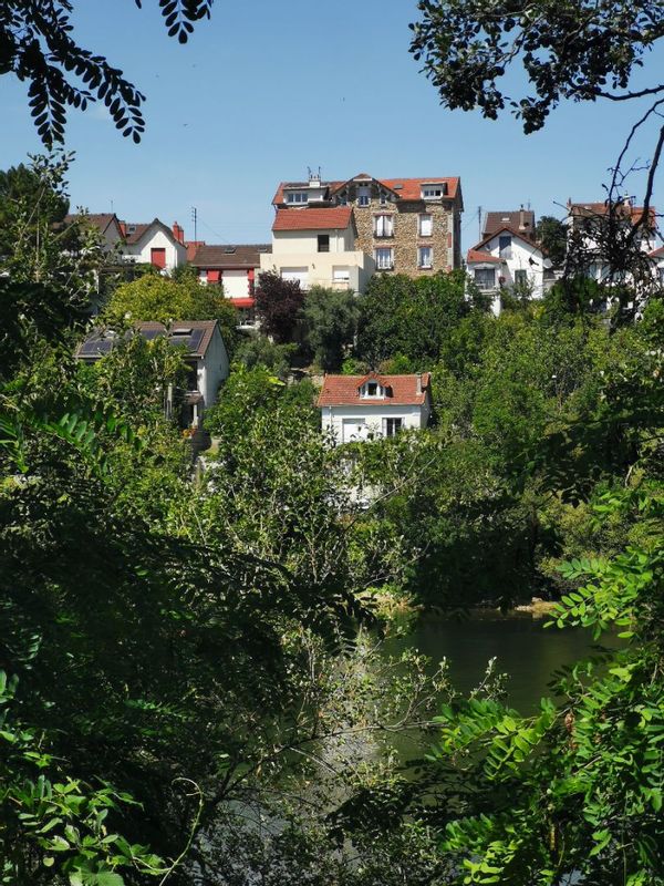 la maison au bord de l'eau