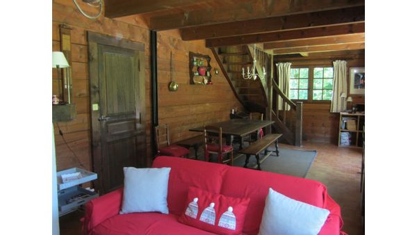 Chalet de charme en bois, vue panoramique, environnement paisible à 1150 m d’altitude