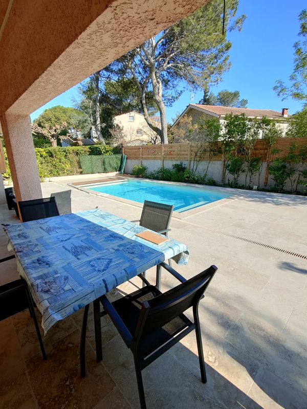 Chambre privée de Laurent, au calme, proche de Montpellier, en trés bon état, climatisée.