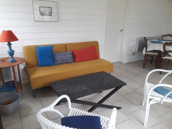 Maison avec jardin située dans un bourg proche de la mer et des grandes falaises bretonnes