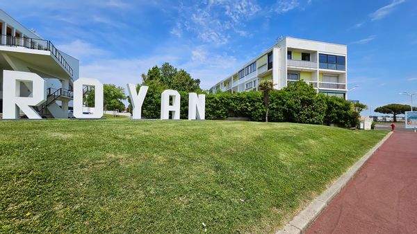 appartement 6 personnes, vue mer imprenable, et port, plage, parc ville et marché a 5mn
