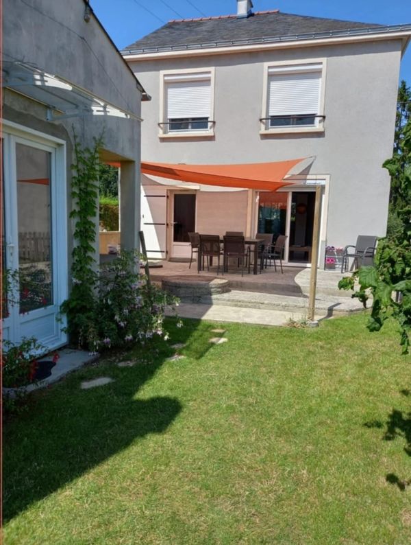 Petite maison chaleureuse avec jardin et spa à 15 minutes d'Angers