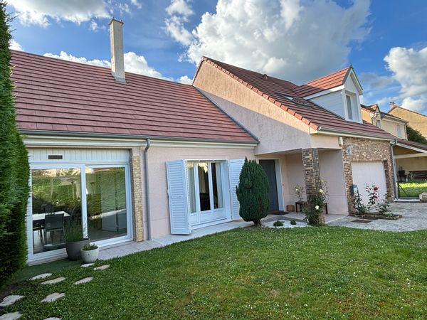 Maison individuelle lumineuse avec 4 chambres en région parisienne – Idéale pour une famille