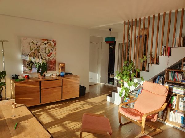 Appartement lumineux donnant sur un grand parc et à 2 min du RER