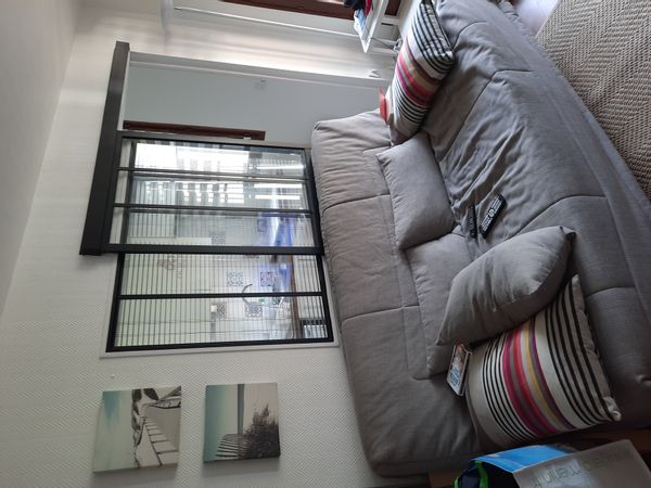 La maison de Joël 2 pièces tout équipé, chambre grand lit et canapé dans la salle, 4 personnes.