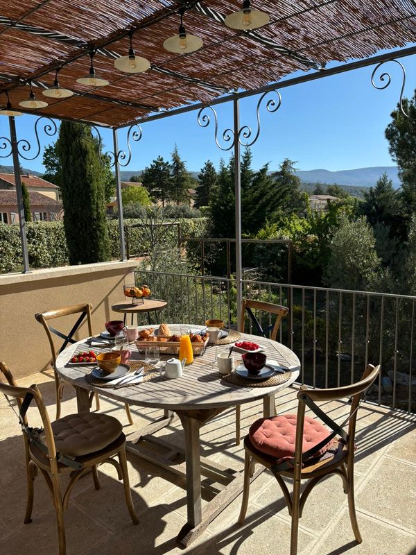 Lieu de vacances de charme au cœur de la Provence face au Luberon