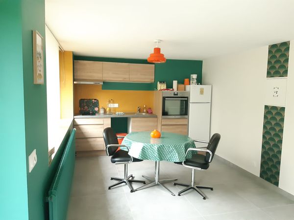 Appartement dans maison d'architecte, en centre ville, en face des Thermes de Thonon, proche du lac.