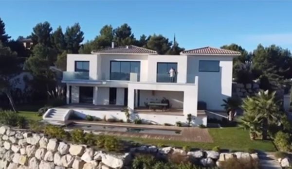 Bienvenue chez nous, bienvenue sur le Domaine et Golf de Pont Royal en Provence face au Lubéron.