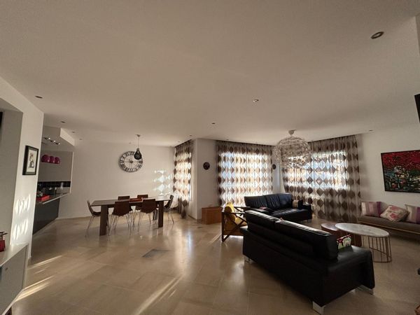 Appartement moderne et spacieux proche de la banlieue nord de Tunis