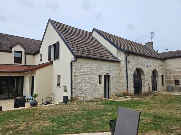 Maison de charme entre ville et campagne, au démarrage de la Route des Grands Crus