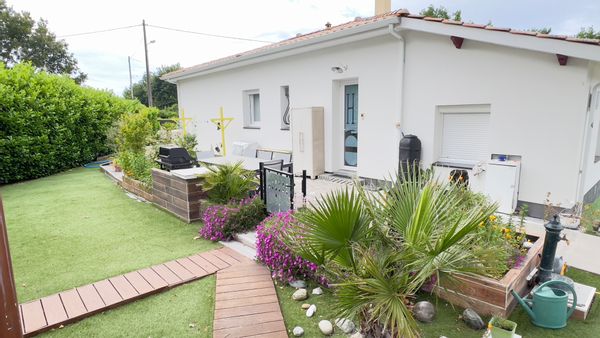 La maison d ELIANE et JEROME  a une AME