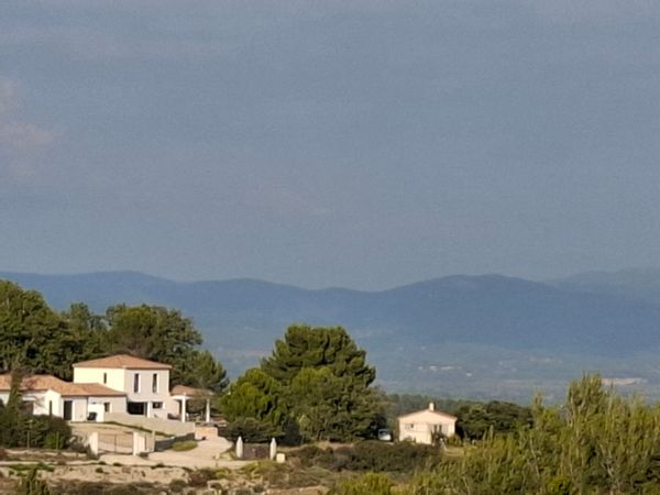 Villa provençale nichée entre le Luberon et les Alpilles.