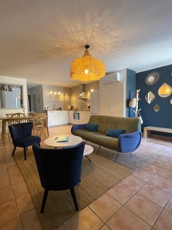 Petite maison entre ville et campagne