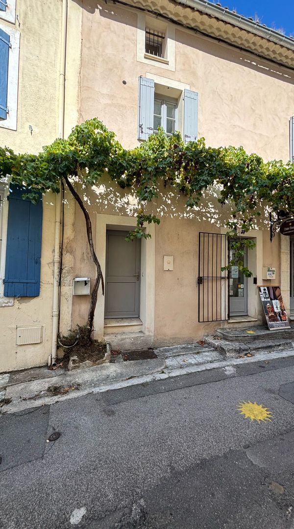 Appartement dans le centre d’art de Pernes Les Fontaines  au pied du Ventoux.