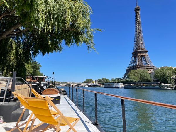 Bateau Passy Eiffel Bir Hakeim