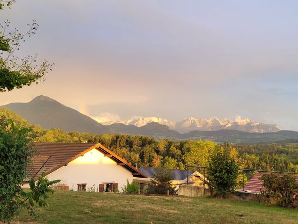 Maison familiale splendide vue montagne - La maison des hirondelles