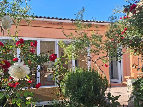 Maison dans une impasse piétonne à la Belle de Mai