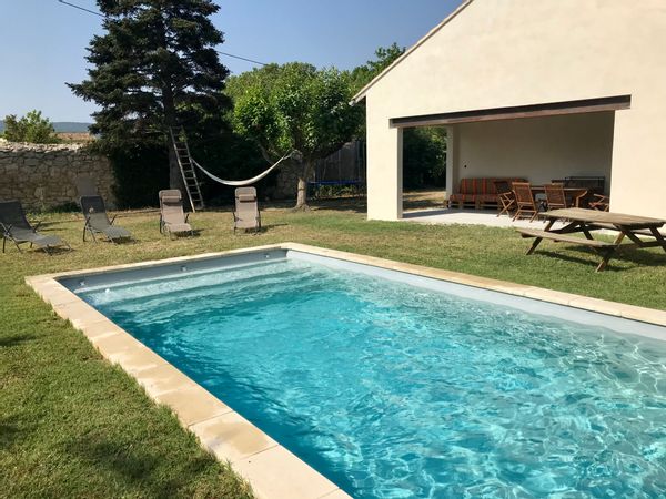 La maison de Brice & Cris, dans un village le long de la Durance et au pied du Luberon