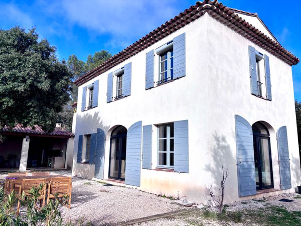 Maison provençale dans la campagne aixoise