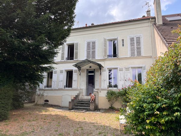 Maison bourgeoise de caractère et jardin exceptionnel en centre-ville
