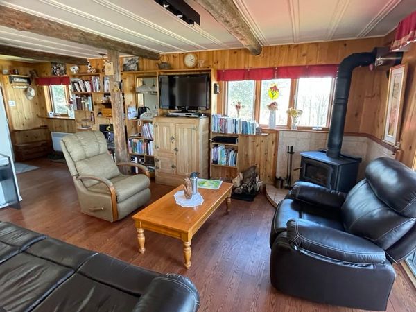 Country Retreat with Private Forest & River View